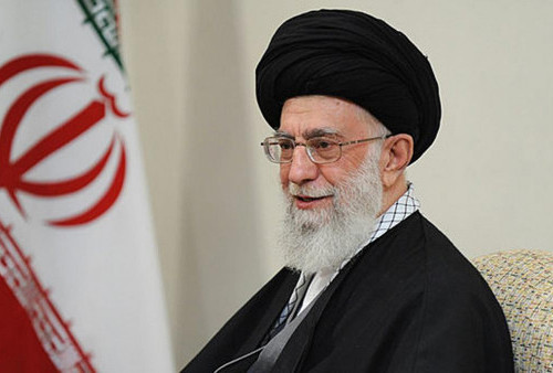 Geram! Ayatollah Ali Khamenei Bersumpah Balas Dendam Atas Serangan ke Masjid Syiah