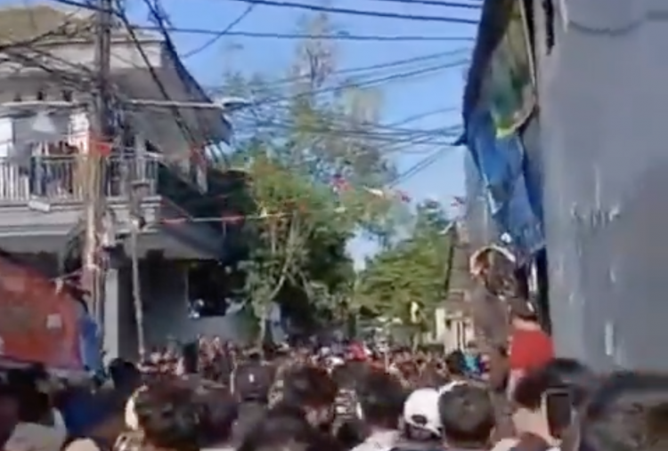 Rumah Anggota DPR RI Sahroni Digeruduk Massa, Isi Rumah Dijarah