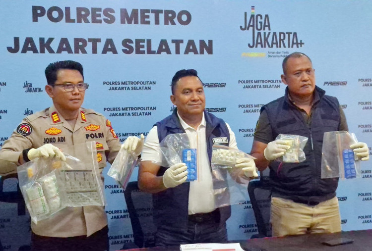 Modus Jual Pulsa dan Air Isi Ulang, Toko di Jaksel Ternyata Jajakan Obat Terlarang