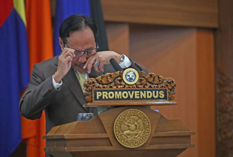 Supriyanto Dharmoredjo Lolos Ujian Terbuka Promosi Doktor Unair Berkat Inovasi Hospital Without Walls (HWW)