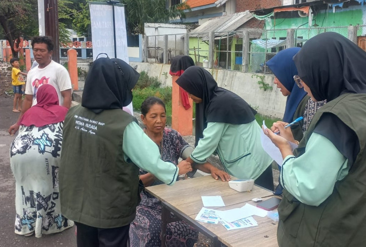 Klinik Wisma Husada Surabaya Gelar Pemeriksaan Kesehatan Gratis untuk Warga Bulak Cumpat