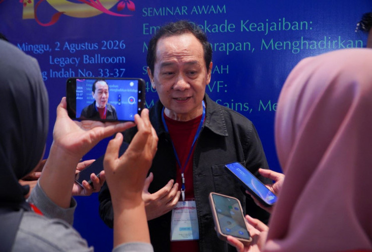 Perayaan Empat Dekade Kiprah Aucky Hinting, 40 Years of Growing Life (2): Bayi Tabung dan Krisis Fertilitas 