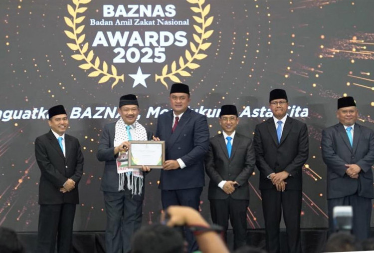 Bupati Bogor Terima Penghargaan Kepala Daerah Pendukung Baznas pada Baznas Awards 2025 Tingkat Nasional