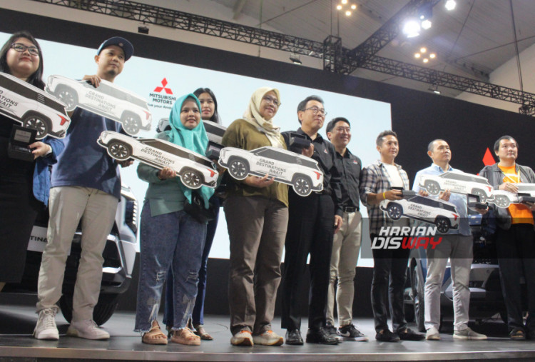 Para konsumen ini merupakan pelanggan loyal yang telah melakukan pemesanan sejak peluncuran global maupun pada hari pertama GIIAS 2025. Pengiriman unit akan dimulai secara bertahap akhir Juli hingga Agustus mendatang.