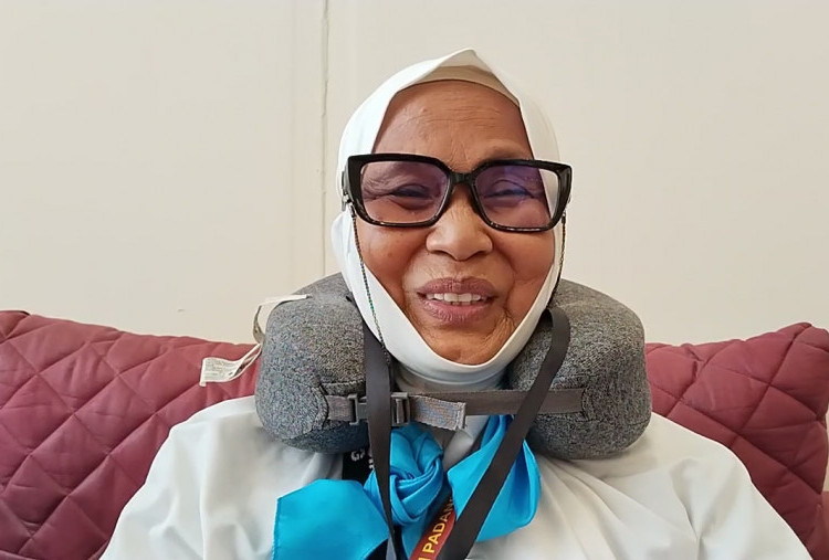 Ali dan Yusmanidar Akhirnya Berhaji Bersama setelah 13 Tahun Menanti