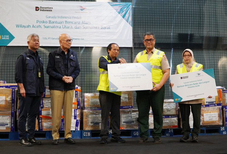 Gerak Cepat Karyawan Garuda Indonesia, 7 Ton Bantuan Terbang ke Daerah Banjir di Sumatera