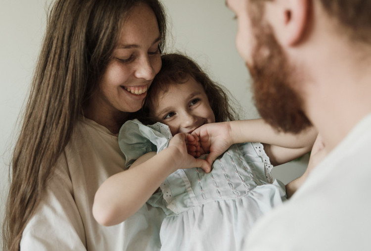 5 Tips Positive Parenting, Anak Tumbuh dengan Percaya Diri Tanpa Dibentak