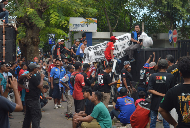 Pertamina Klaim Stok Solar Jatim Aman, Sebut Pemblokiran QR Code Akibat Anomali Pembelian