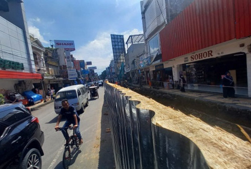Ini Alasan Mengapa Proyek Semi Pedestrian Jalan HZ, Kota Tasikmalaya, Dikerjakan Siang dan Malam
