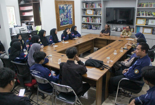Mahasiswa Unhasy Jombang ’’Kuliah Jurnalistik” di Harian Disway