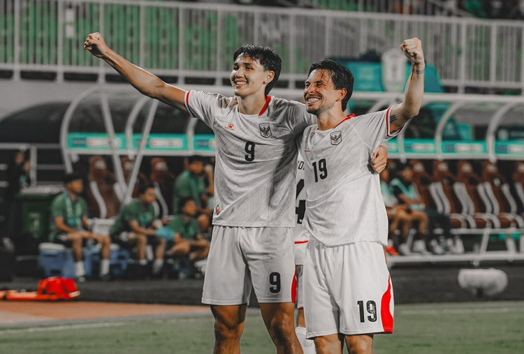 Ragnar Oratmangoen Tak Sabar! Mitchell Baker Jawab Kesombongan Kiper Kamboja, Thom Haye Berkelas