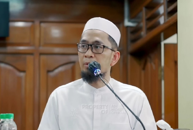 Khutbah Jumat Ustadz Adi Hidayat: Takwa, Rahasia Falah Sejati
