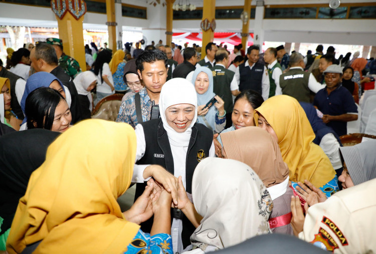 Khofifah Gelontorkan Rp32,16 Miliar ke Ngawi, Perkuat Daya Beli dan Ketahanan Ekonomi Warga