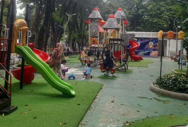 Hari Kedua Lebaran, Taman Bungkul Relatif Lebih Lengang Ketimbang Hari Minggu Biasa