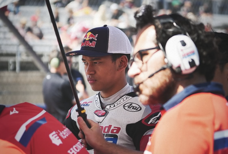 Veda Ega Pratama Rajai Klasemen Rookie Moto3 2026