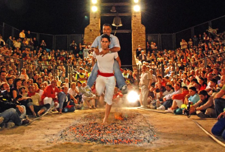 Dari Amerika sampai China, Ini 5 Ritual Pagi Teraneh yang Dipercaya Bawa Keberuntungan