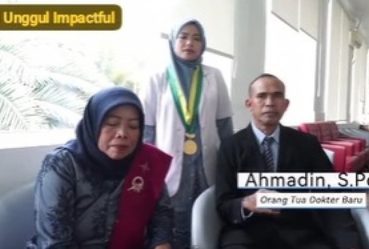 Perkenalkan! Ini Firda Izzain Baliyati, Lulus Dokter FKUI dengan UKT Paling Murah