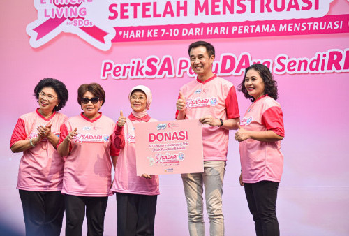 Charm Luncurkan Produk Edisi Terbatas Kemasan Pink Ribbon, Dukung Gerakan Ayo SADARI Setelah Menstruasi