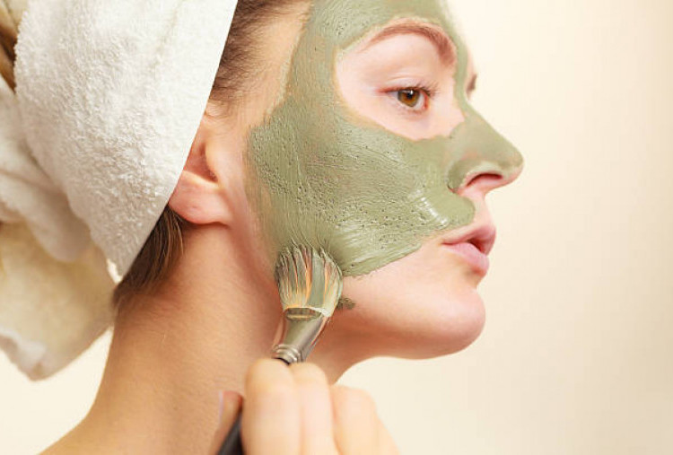 4 DIY Masker Rumahan untuk Angkat Komedo Membandel dengan Mudah