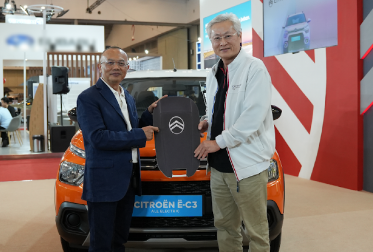 GJAW 2025: Kolaborasi Berlanjut: Citroen E-C3 All Electric Resmi Perkuat Armada Operasional PT Express