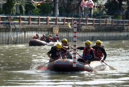 Open  Dayung Perahu Karet Piala Wali Kota Surabaya 2023 yang digelar di Sungai Kalimas ini berlangsung pada tanggal 26 hingga 27 Mei 2023 itu dalam rangkaian menyambut Hari Jadi Kota Surabaya ke 730.