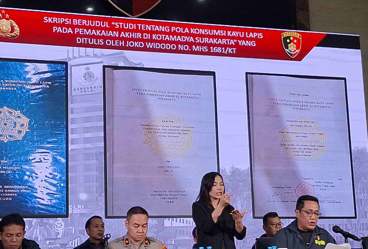 Polri: Skripsi Jokowi Dikerjakan dengan Mesin Tik Tipe Pica