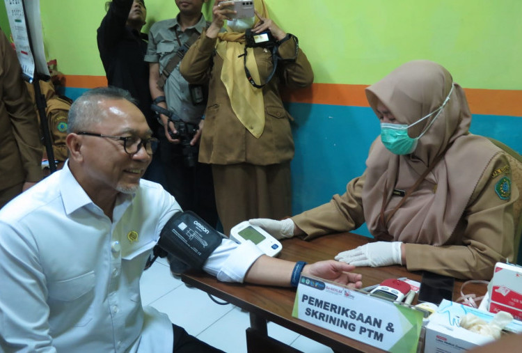 Tinjau Cek Kesehatan Gratis di Sidoarjo, Zulhas: Program Ini Upaya Preventif untuk 281 Juta Warga