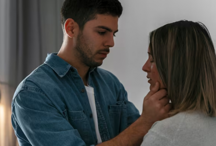 5 Tanda Jebakan Situationship, Dekat tapi Tak Berstatus