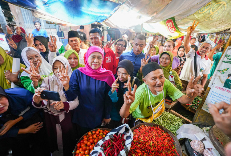 Khofifah Blusukan ke Pasar Berbek, Serap Aspirasi Para Pedagang