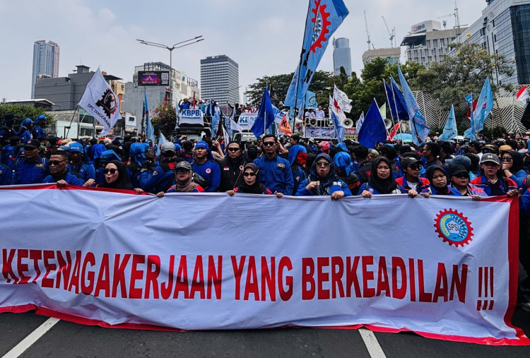 Ribuan Buruh Demo di Sudirman, KSPI Bantah akan Gulingkan Prabowo!