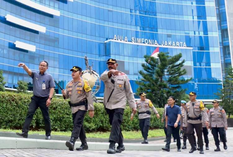 Kapolres Metro Jakpus Sidak Pengamanan Ibadah Natal di Gereja Reformed Injili Kemayoran