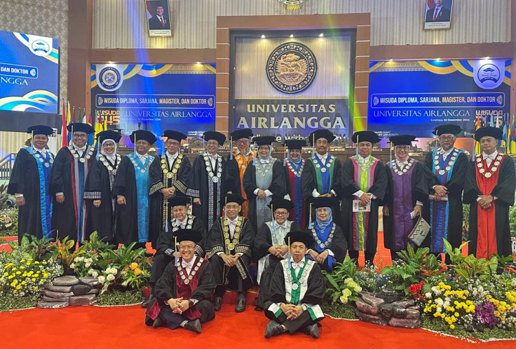 Upacara Pengukuhan Wisudawan Universitas Airlangga: AHY Menjadi Wisudawan Terbaik