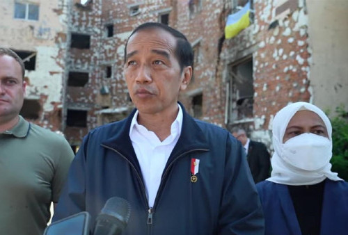 Jokowi Pakai Jaket Biru Anti Peluru, Inilah Pernyataannya Saat Tiba di Kota Irpin Ukraina 