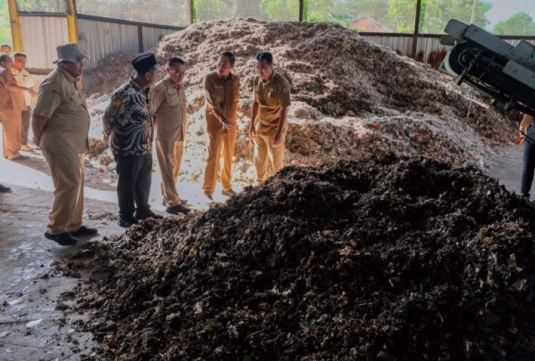 Sinergi Proyek PSEL, Gus Yani Terima Kunjungan Pak Yes di TPA Ngipik Gresik