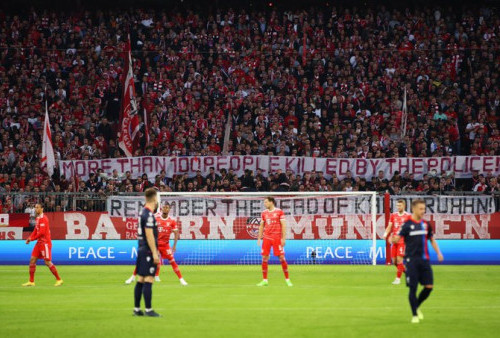 Spanduk Menohok Suporter Bayern Munich Soal Tragedi Kanjuruhan, Sebut Polisi sebagai Pembunuh