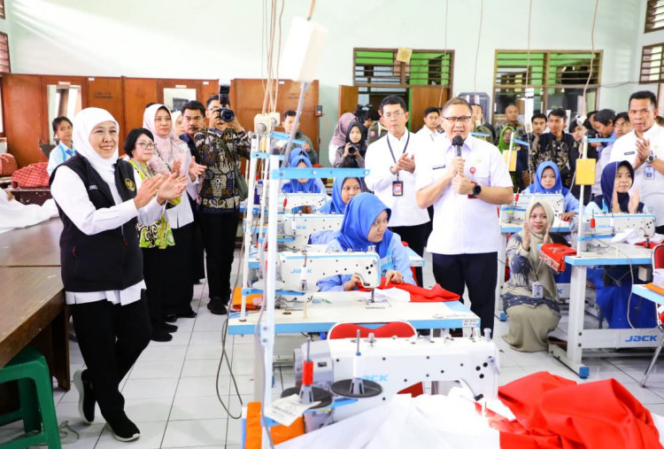 91,46 Persen Lulusan SMK Jatim Terserap Kerja, Khofifah Sebut Link and Match Makin Efekti
