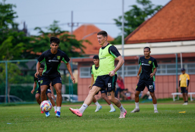 Jelang PSS vs Persebaya: Paul Munster Pede Skuadnya Sudah Komplet