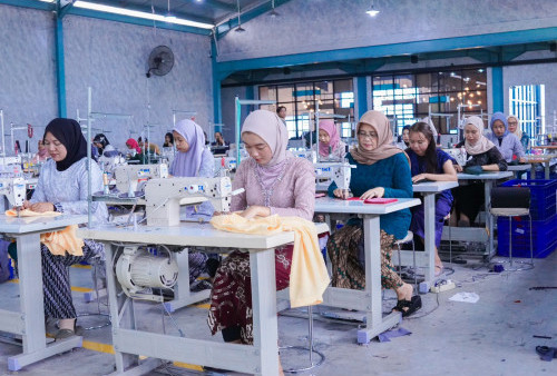 Bangga Berbatik, Intip Produksi Batik Custom dengan Sentuhan Kain Santung