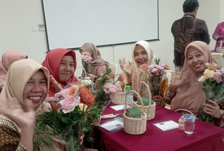 Kreativitas Perempuan di WOMENAIR 2026, Dari Melukis hingga Rangkai Bunga