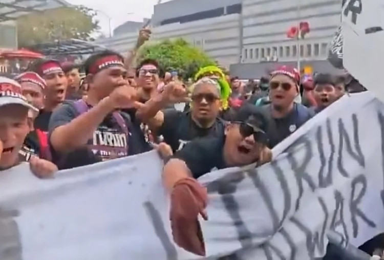 Bansos Tak Bisa Redam Amarah Rakyat Malaysia, Mahathir Pimpin Demo Turunkan Anwar Ibrahim