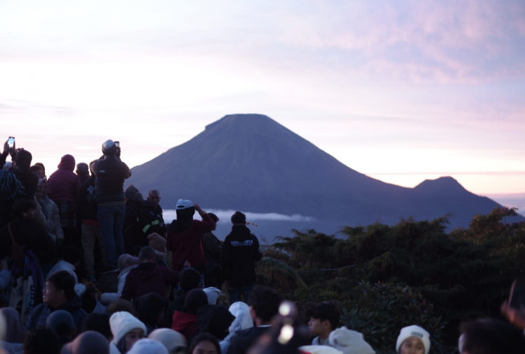 Pesona Bukit Sikunir dan Kawah Sikidang di Pegunungan Dieng