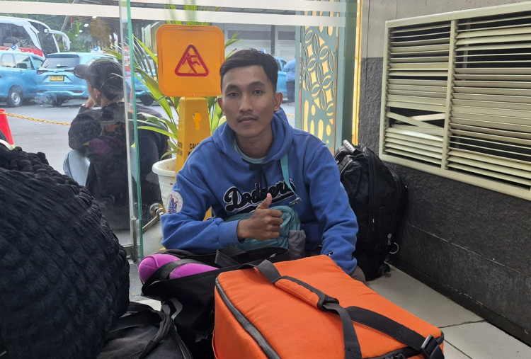 Gagal Mudik Gratis, Warga Beralih ke Kereta, Stasiun Pasar Senen Diserbu 18.852 Pemudik