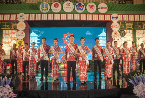 Finalis Koko Cici Jatim 2022 Jalani Pemotretan Bareng Barongsai