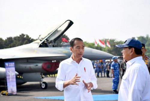 Didampingi Menhan Prabowo, Jokowi Tinjau Langsung Pesawat Tempur TNI AU di Lanud Iswahjudi Madiun