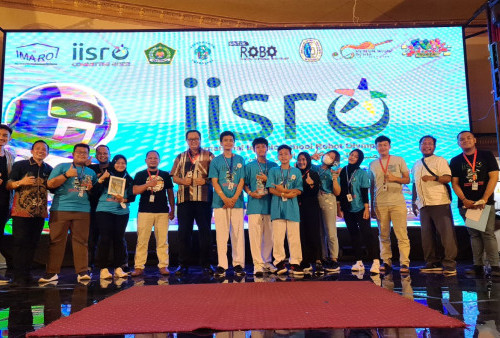 Keren, Siswa MI Pembangunan Ciputat Borong Medali International Islamic School Robot Olympiad 2022