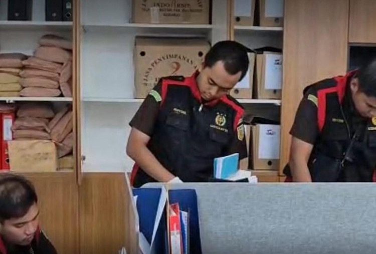 Kejari Tanjung Perak Geledah Kantor PT Pelindo Regional 3 Surabaya 