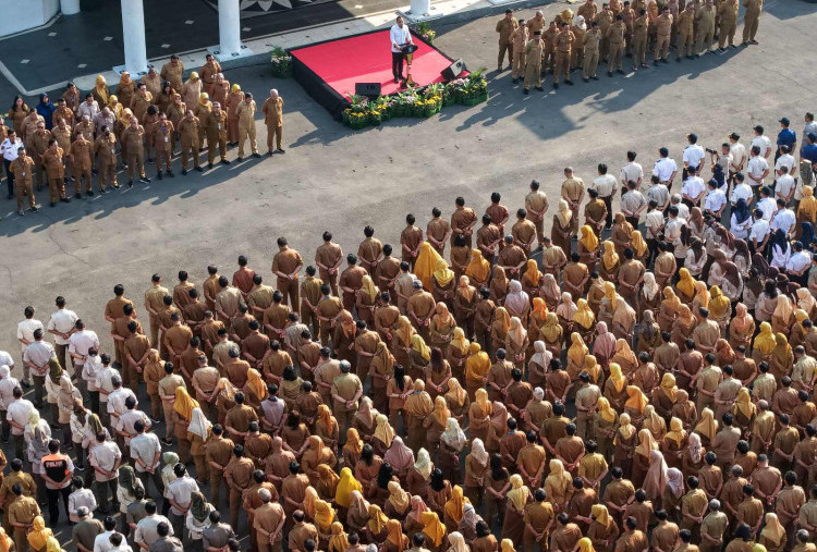 Eri Cahyadi Minta ASN Surabaya Turun Lapangan, Tentukan Penerima Bansos Bersama Warga 