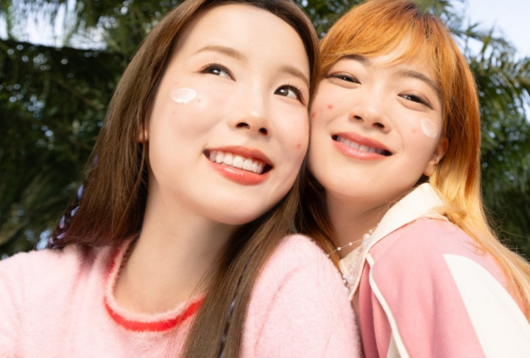 Girls! Sering Skip Skincare saat Lagi Jerawatan? Sunscreen Tetap Wajib