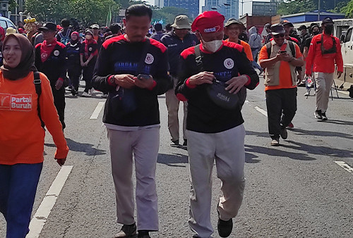 Massa Buruh di DPR RI Membubarkan Diri, Aksi Ditutup Dengan Damai