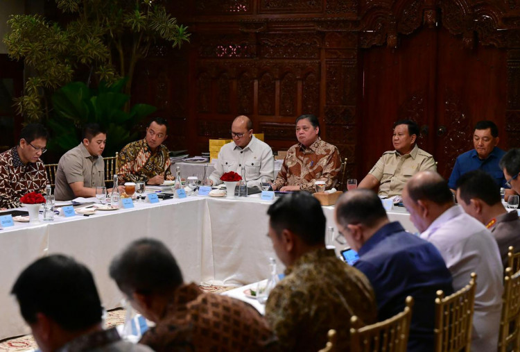 Prabowo Gelar Rapat Bersama Para Menteri Bahas Program Penting Pemerintah